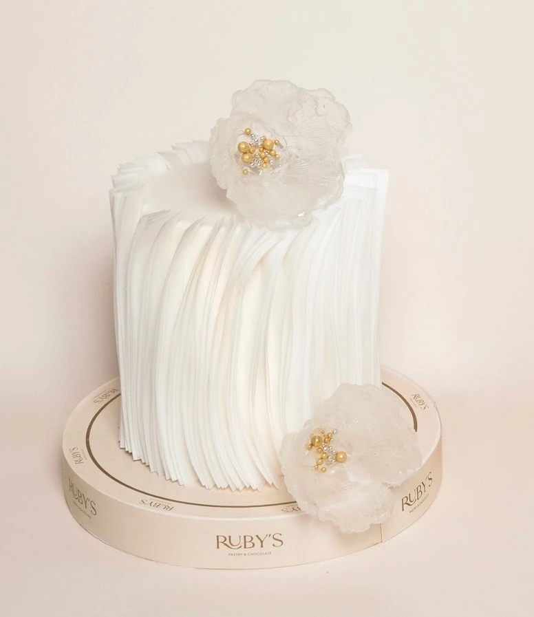 كيكة الرافلز مع ورد السكر